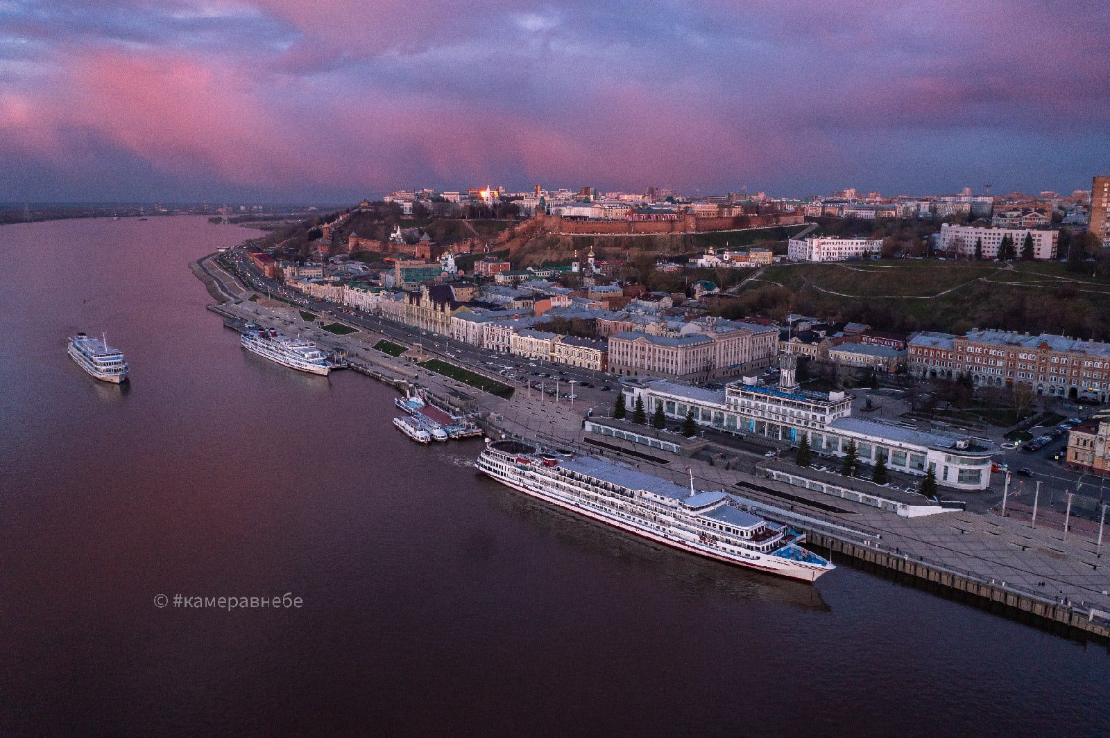 Видовая квартира/студия в центре Нижнего Новгорода