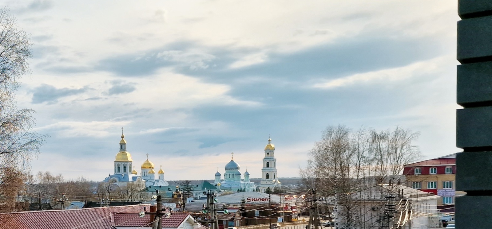Квартира с видом на монастырь 