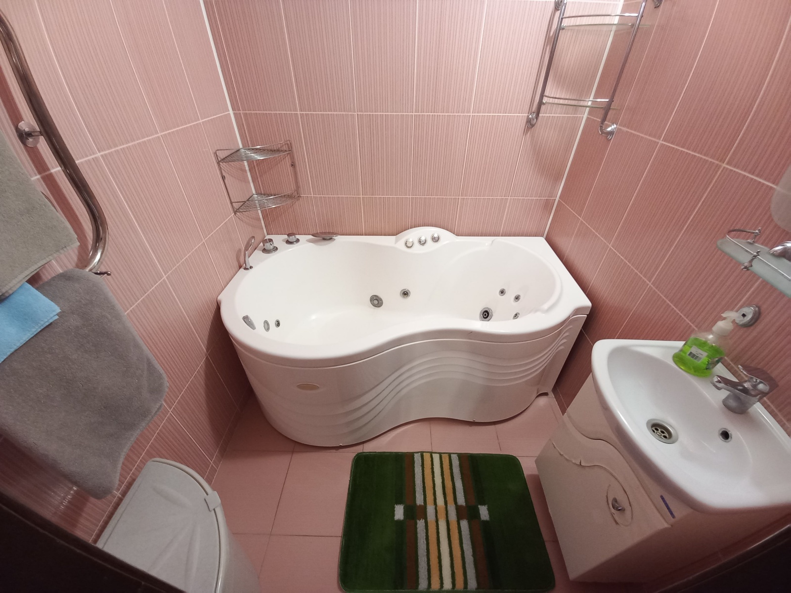 Апартаменты 2х Родионова 189/24